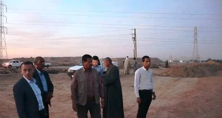 محافظ أسوان يقود حملة لإزالة حالة تعدى على ٨ فدان بقرية القنان 19 - جريدة المساء
