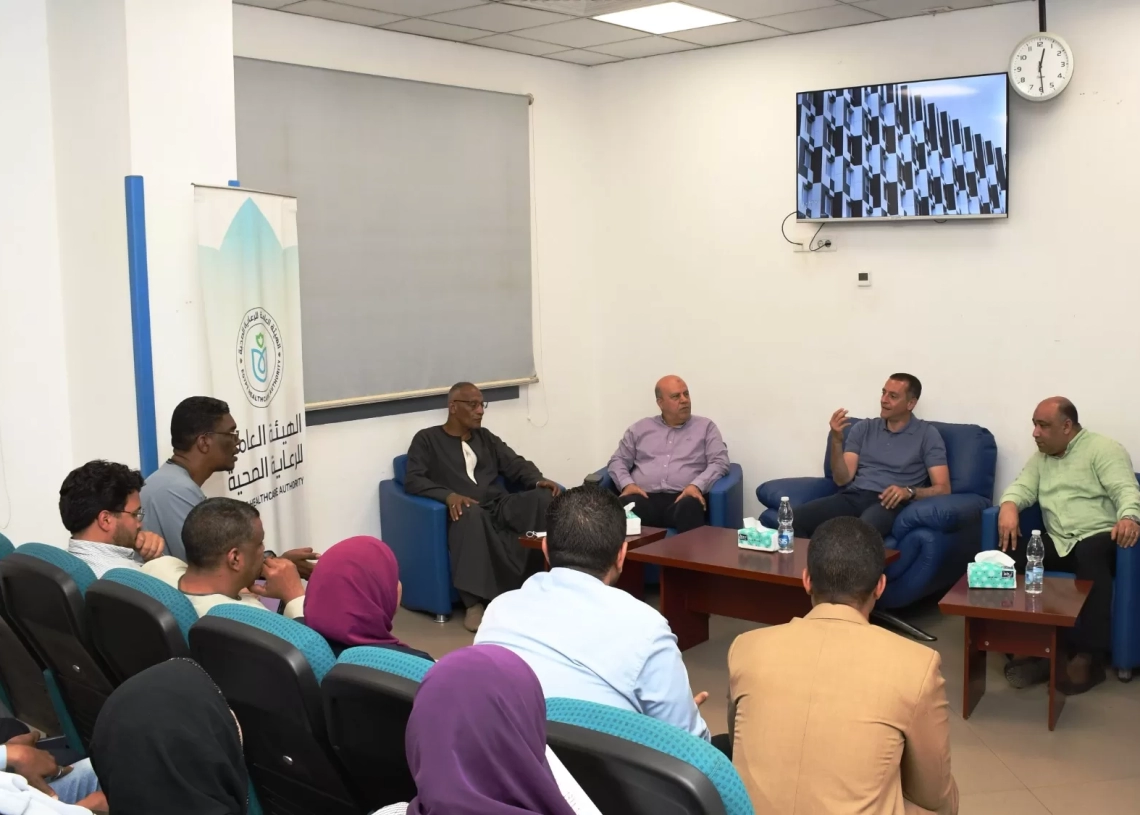 محافظ أسوان يواصل لقاءته الجماهيرية مع أهالى دراو 19 - جريدة المساء
