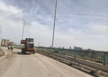 محافظ الجيزة يتابع رفع كفاءة النظافة والتطوير بكوبري "والى" بالمنيب 25 - جريدة المساء