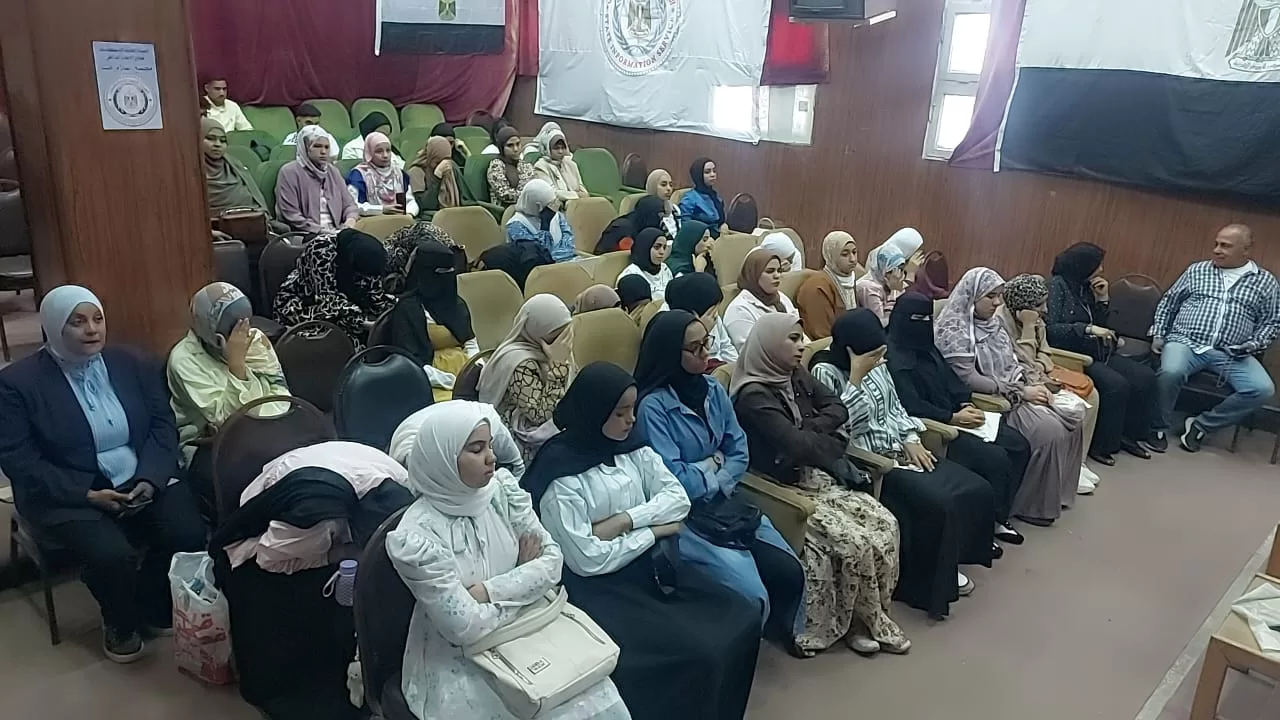 مجمع إعلام قنا يناقش دور الإعلام في نشر الوعي الرقمى بين الشباب 23 - جريدة المساء