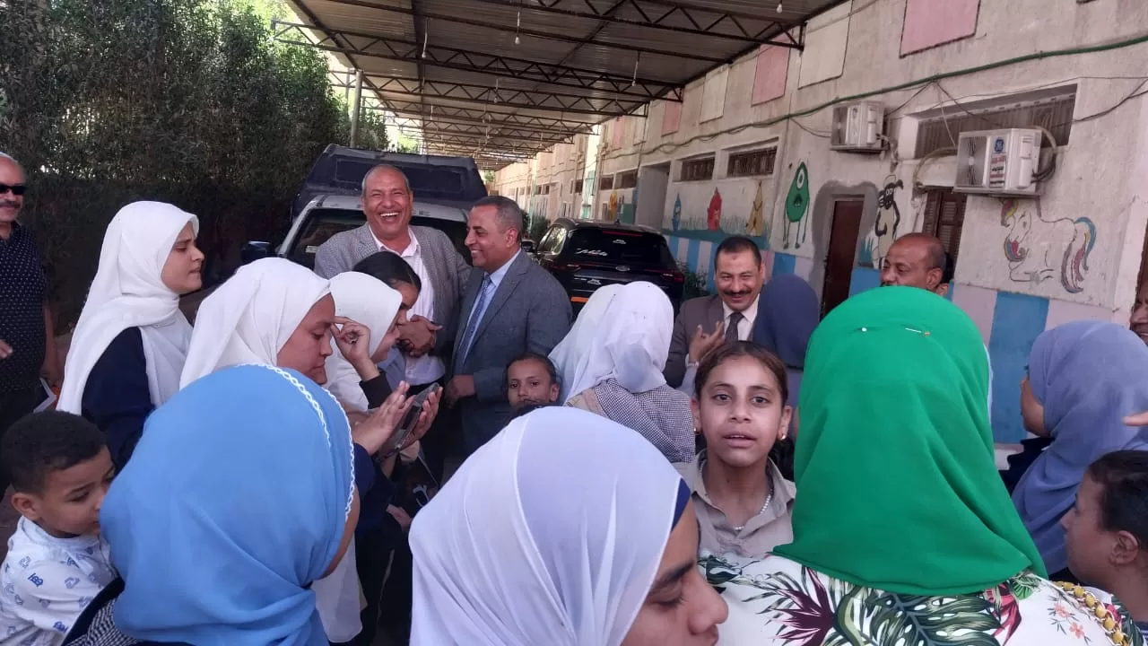 عروض السيرك تبهج الأيتام وذوي الاحتياجات الخاصة بمركز شباب قنا 25 - جريدة المساء