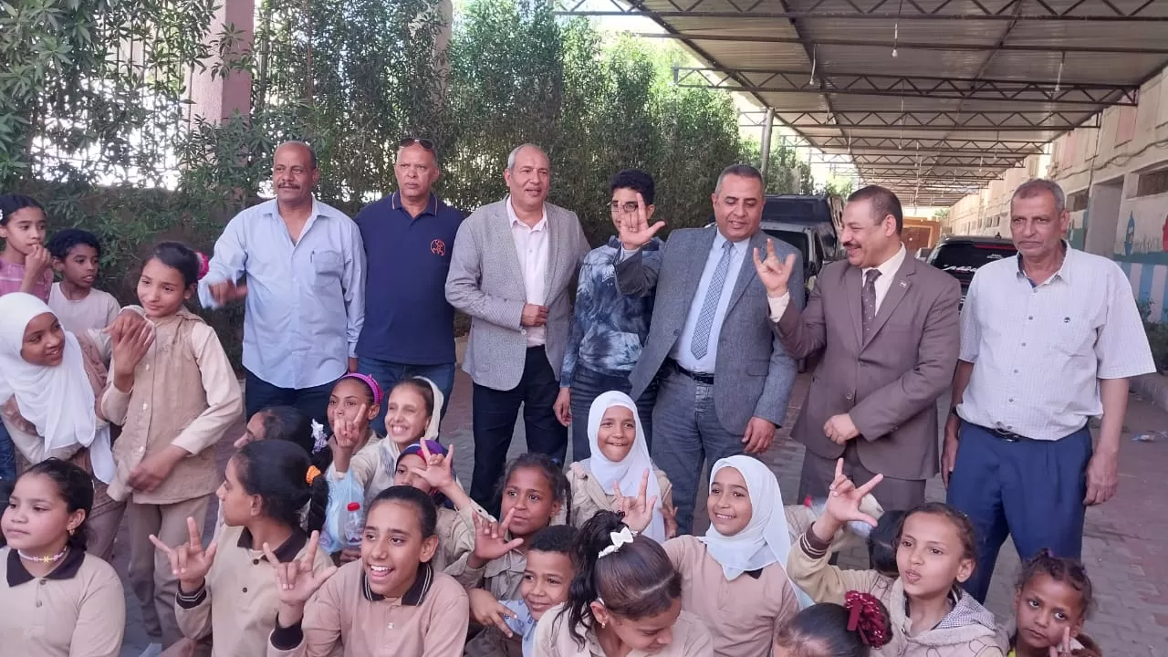 عروض السيرك تبهج الأيتام وذوي الاحتياجات الخاصة بمركز شباب قنا 29 - جريدة المساء