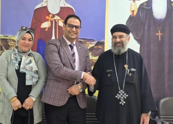 قيادات تعليم الشروق في زيارة لتهنئة الأقباط بعيد القيامة 27 - جريدة المساء