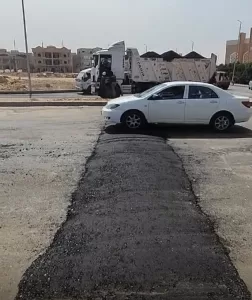 بالصور.. رئيس جهاز الشروق ينفذ مطبات بطريق الحرية استجابة لمناشدات الأهالي 27 - جريدة المساء