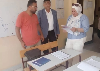 جولة ميدانية لوكيل تعليم الشروق لمتابعة انتظام الدراسة 24 - جريدة المساء