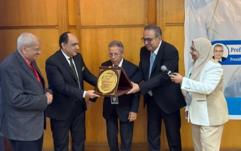 نقيب أطباء مصر من الزقازيق: قانون المسؤولية الطبية يحمي الطبيب والمريض معًا 17 - جريدة المساء