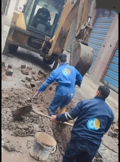 المحافظ وجّه بإصلاح كسر مفاجئ بماسورة مياه بشارع الفوال بفوه 19 - جريدة المساء
