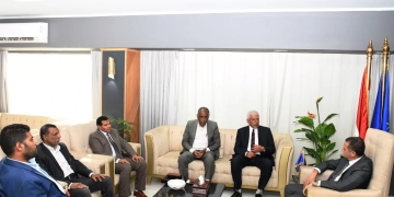محافظ أسوان يستقبل نقيب الزراعيين لتعزيز أوجه التعاون المشترك 1 - جريدة المساء