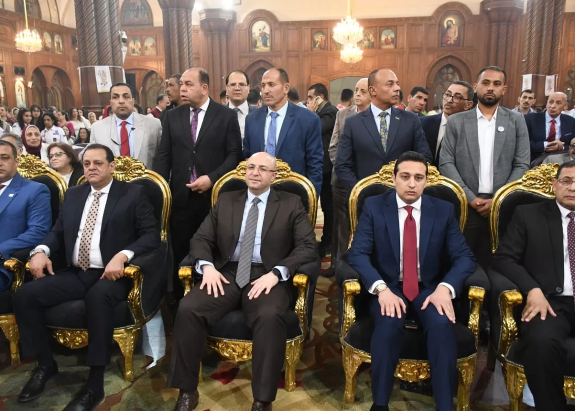 محافظ الفيوم يزور الكنائس لتقديم التهنئة بعيد القيامة المجيد 19 - جريدة المساء