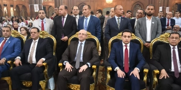 محافظ الفيوم يزور الكنائس لتقديم التهنئة بعيد القيامة المجيد 1 - جريدة المساء