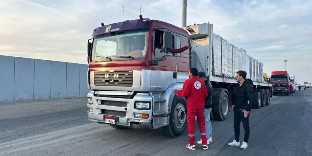 الهلال الأحمر يدفع بـ 105 ألف سلة غذائية وأطنان من الأدوية والمواد الإغاثية 22 - جريدة المساء الهلال الأحمر يدفع بـ 105 ألف سلة غذائية وأطنان من الأدوية والمواد الإغاثية 21 - جريدة المساء