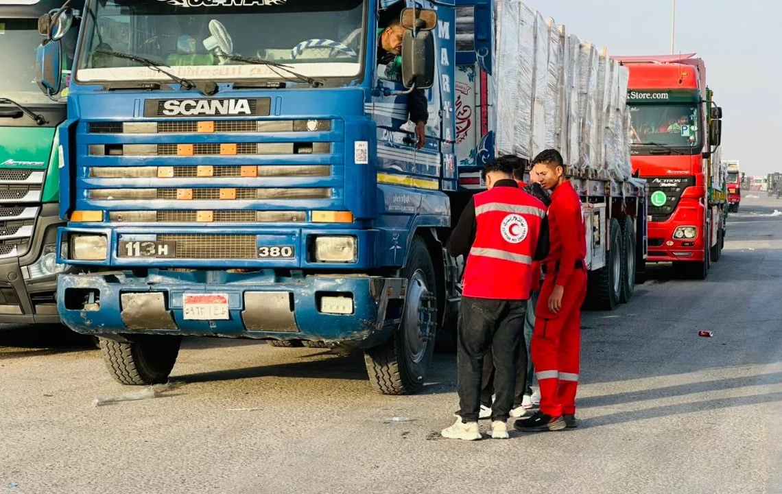 الهلال الأحمر يدعم غزة بـ5590 طن مساعدات ويستقبل الدفعة 36 من المصابين 17 - جريدة المساء الهلال الأحمر يمد غزة بزاد 36