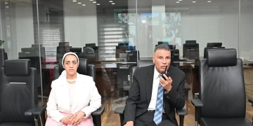 محافظ جنوب سيناء يتابع من غرفة الشبكة الوطنية للطوارئ استعدادات عيد القيامة وأعياد الربيع بالمدن السياحية 1 - جريدة المساء