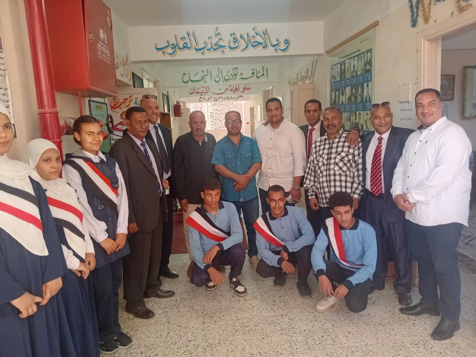 الأوسط قمولا الثانوية بنقادة تكرم المتفوقين وحفظة القرآن الكريم  191 - جريدة المساء
