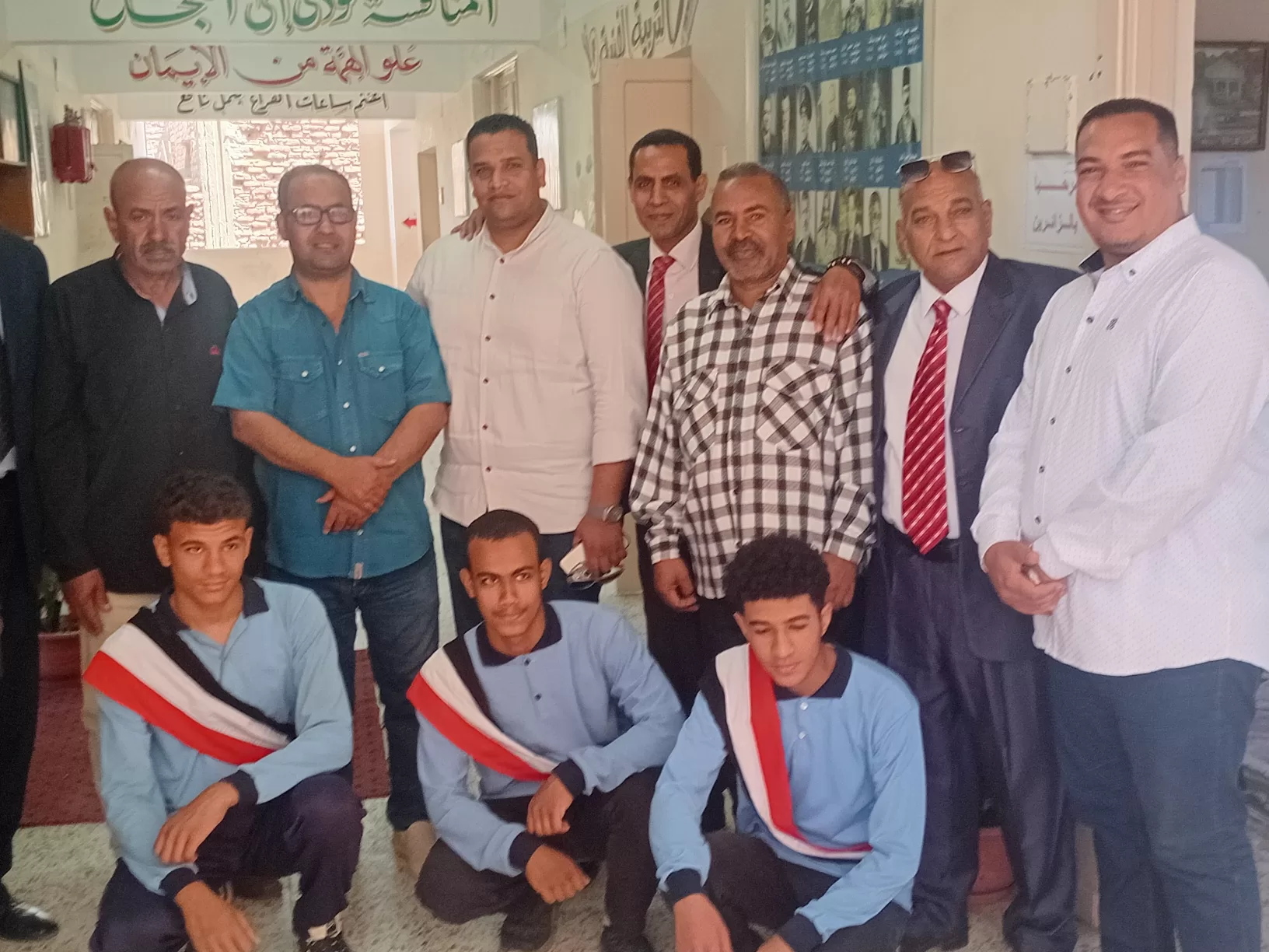 الأوسط قمولا الثانوية بنقادة تكرم المتفوقين وحفظة القرآن الكريم  189 - جريدة المساء