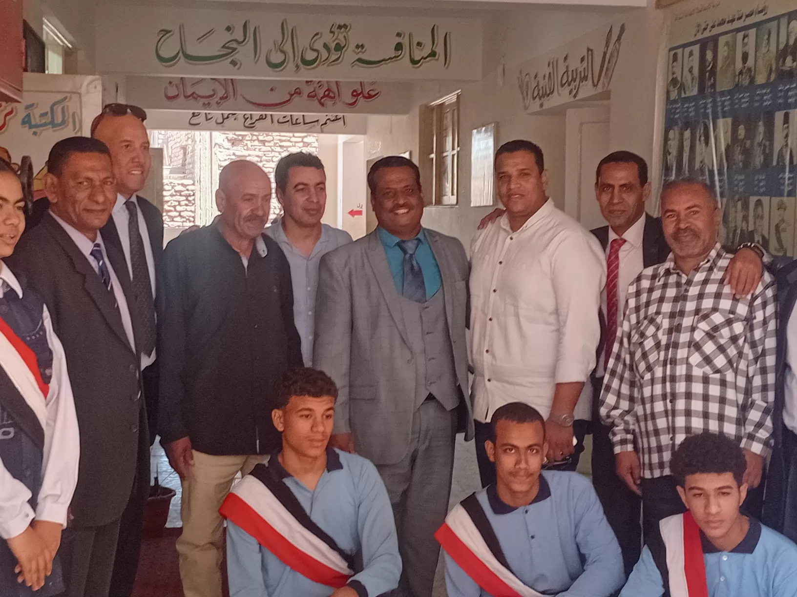 الأوسط قمولا الثانوية بنقادة تكرم المتفوقين وحفظة القرآن الكريم  183 - جريدة المساء