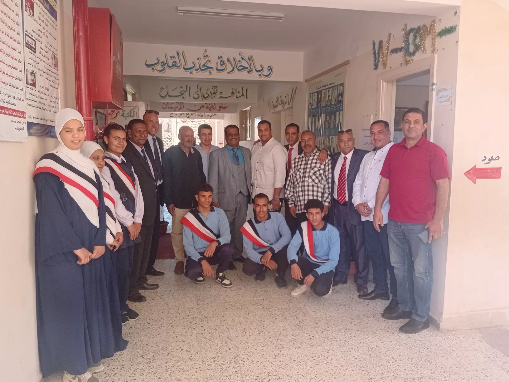 الأوسط قمولا الثانوية بنقادة تكرم المتفوقين وحفظة القرآن الكريم  181 - جريدة المساء