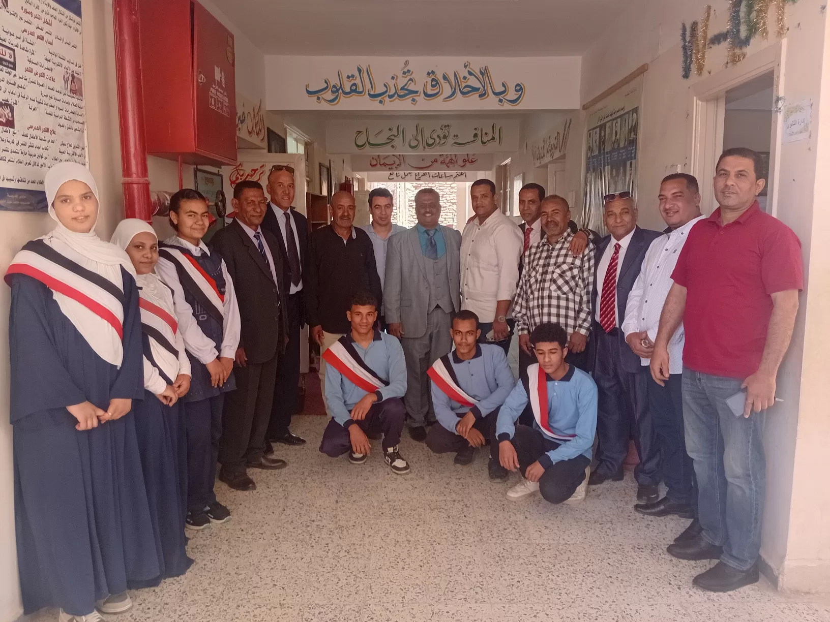 الأوسط قمولا الثانوية بنقادة تكرم المتفوقين وحفظة القرآن الكريم  179 - جريدة المساء