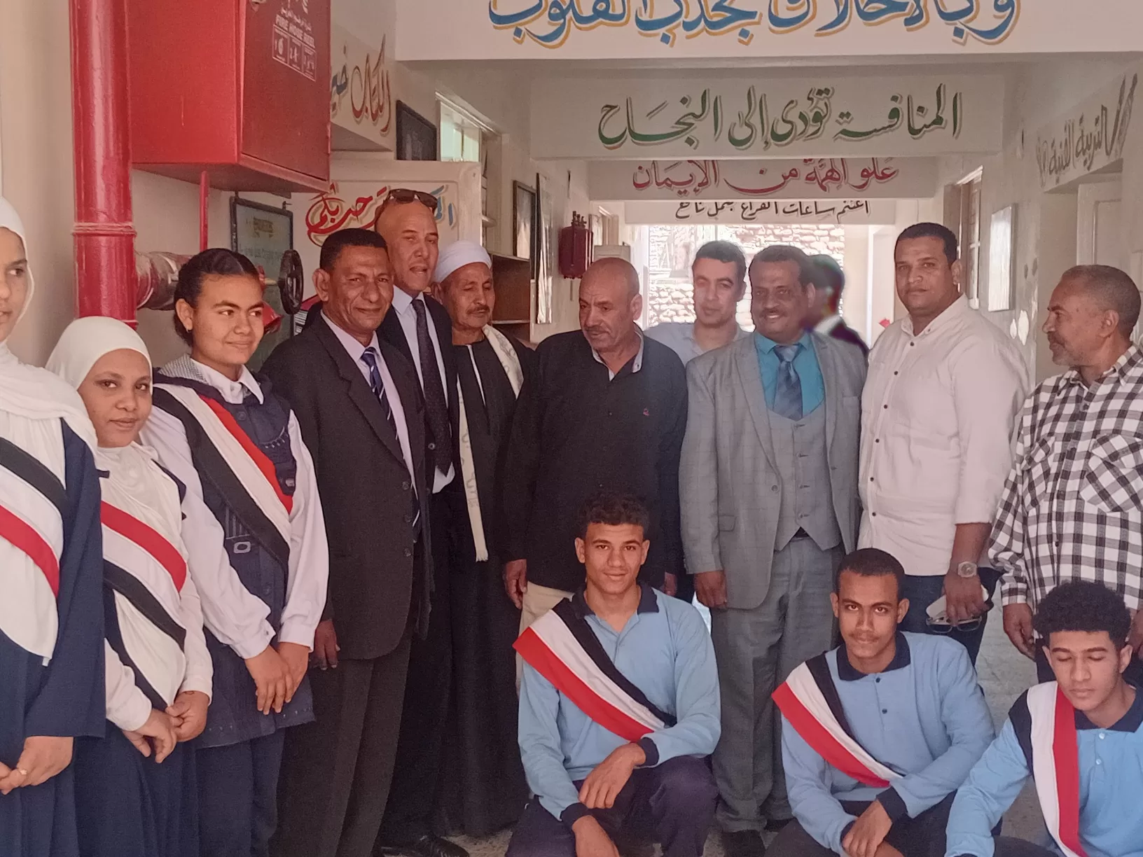 الأوسط قمولا الثانوية بنقادة تكرم المتفوقين وحفظة القرآن الكريم  175 - جريدة المساء