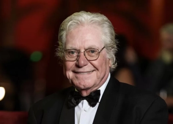 حسين فهمي يكرم من مركز السينما العربية على هامش "كان السينمائي" 16 - جريدة المساء