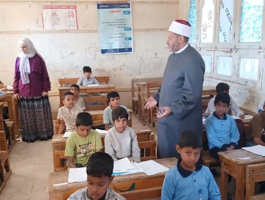 رئيس الإدارة المركزية يتابع انتظام الامتحانات بمعهد وادي الطور الابتدائي الإعدادي الازهري 20 - جريدة المساء رئيس الإدارة المركزية يتابع انتظام الامتحانات بمعهد وادي الطور الابتدائي الإعدادي الازهري 19 - جريدة المساء