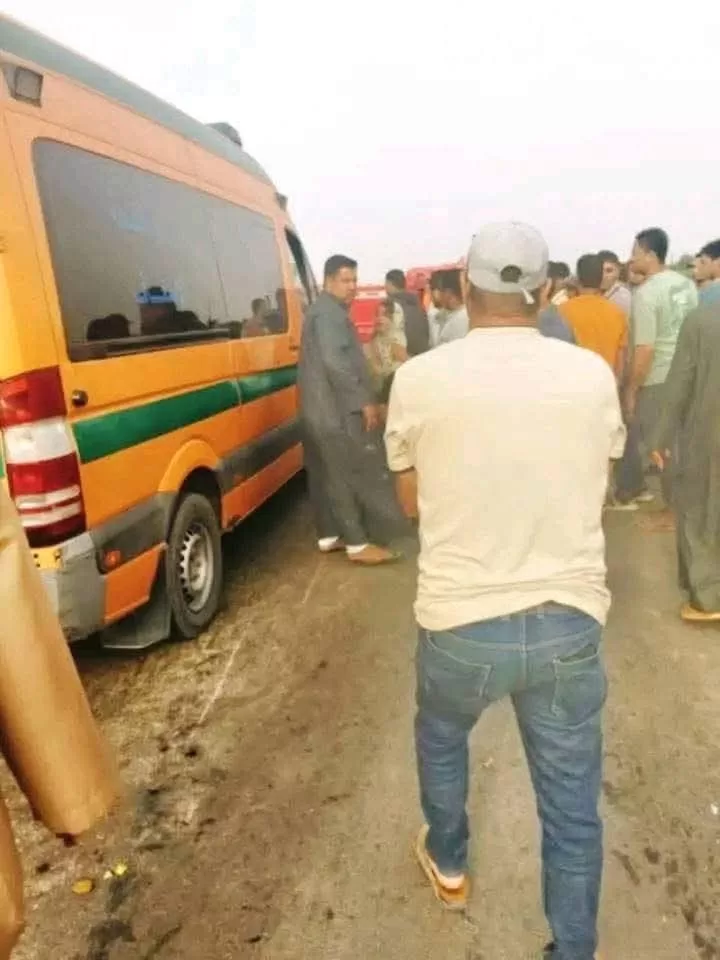 مصرع و إصابة 17 فى انقلاب سيارة عمالة بالسادات 23 - جريدة المساء