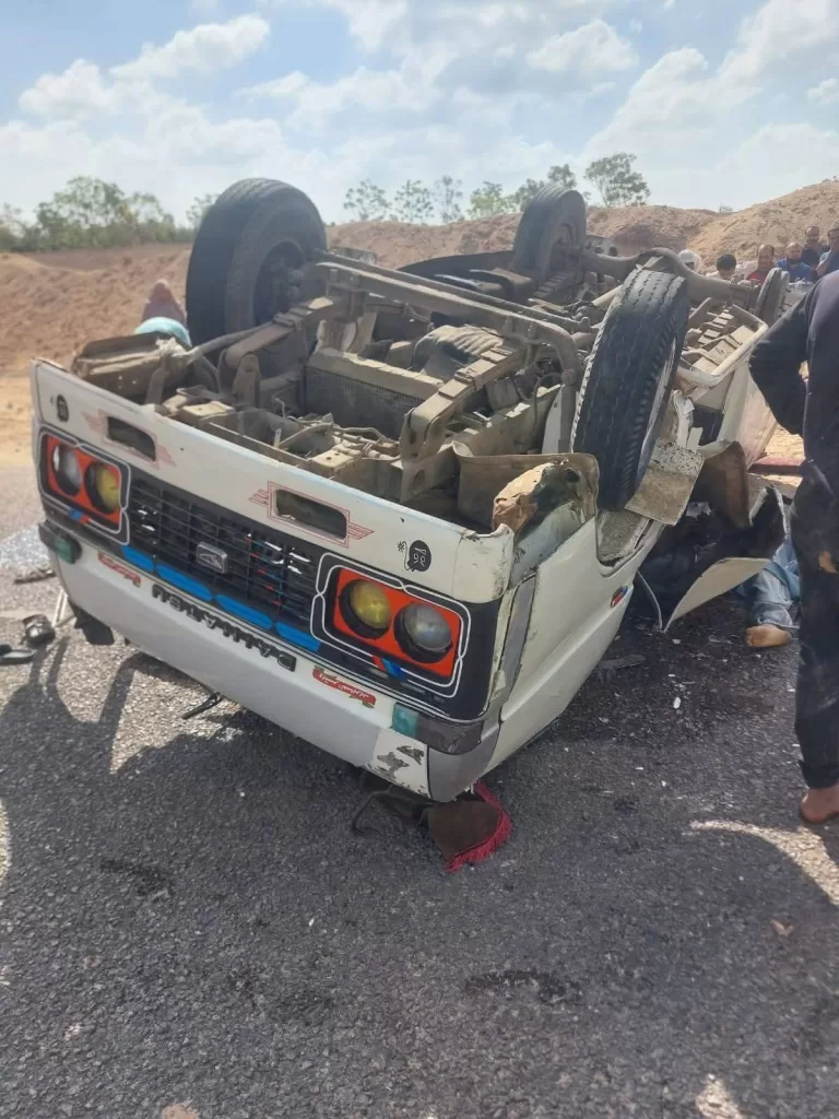 مصرع و إصابة 27 عامل يومية فى انقلاب"ميكروباص" بالسادات 20 - جريدة المساء