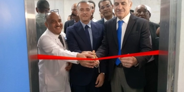 محافظ أسوان يفتتح عددا من المشروعات داخل المستشفى الجامعى 2 - جريدة المساء محافظ أسوان يفتتح عددا من المشروعات داخل المستشفى الجامعى 1 - جريدة المساء