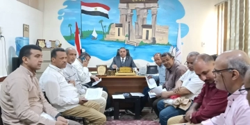 وكيل تعليم قنا يبحث إنهاء الفترات المسائية بالمرحلة الابتدائية 1 - جريدة المساء