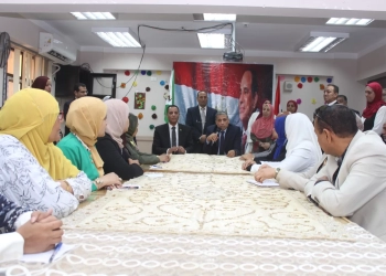 مدير "تعليم الجيزة" يتحاور مع حملة الماجستير والدكتوراه ببولاق الدكرور: تحديث أساليب التدريس وربطها بالرقمنة 25 - جريدة المساء