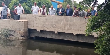 نائب محافظ الجيزة يتابع ميدانيا مناسيب المياه بترعة المريوطية ومصرف اللبيني بمركزي أبو النمرس والبدرشين 1 - جريدة المساء
