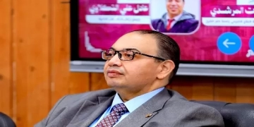 رئيس جامعة كفر الشيخ يهنئ مدير إدارة الشئون الإدارية لبلوغه سن التقاعد ويشيد بمسيرته المتميزه 1 - جريدة المساء