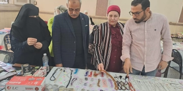 محافظ كفرالشيخ إفتتح معرض «مشروعك» للحرف اليدوية والتراثية ببلطيم 1 - جريدة المساء