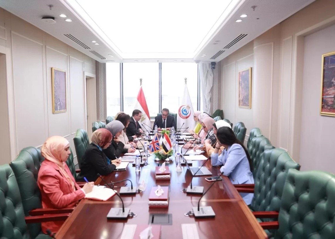 وزير الصحة يستقبل السفير البريطاني ويبحثان تعزيز التعاون بالمجالات الطبية 18 - جريدة المساء