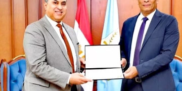 محافظ كفرالشيخ يكرم كوادر مركز الأورام لحصول المركز على الاعتماد الكامل بنسبة 96٪ من «جهار» 2 - جريدة المساء محافظ كفرالشيخ يكرم كوادر مركز الأورام لحصول المركز على الاعتماد الكامل بنسبة 96٪ من «جهار» 1 - جريدة المساء
