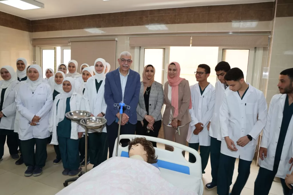 رئيس جامعة المنوفية يتابع الاستعداد للامتحانات بتمريض منشأة سلطان 22 - جريدة المساء