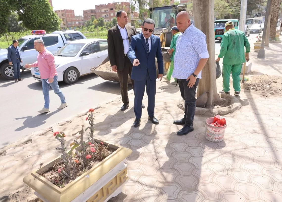 محافظ المنوفية يتفقد رفع كفاءة الجزيرة الوسطي و تجديد أعمدة الإنارة بطريق (شبين – قويسنا) 19 - جريدة المساء