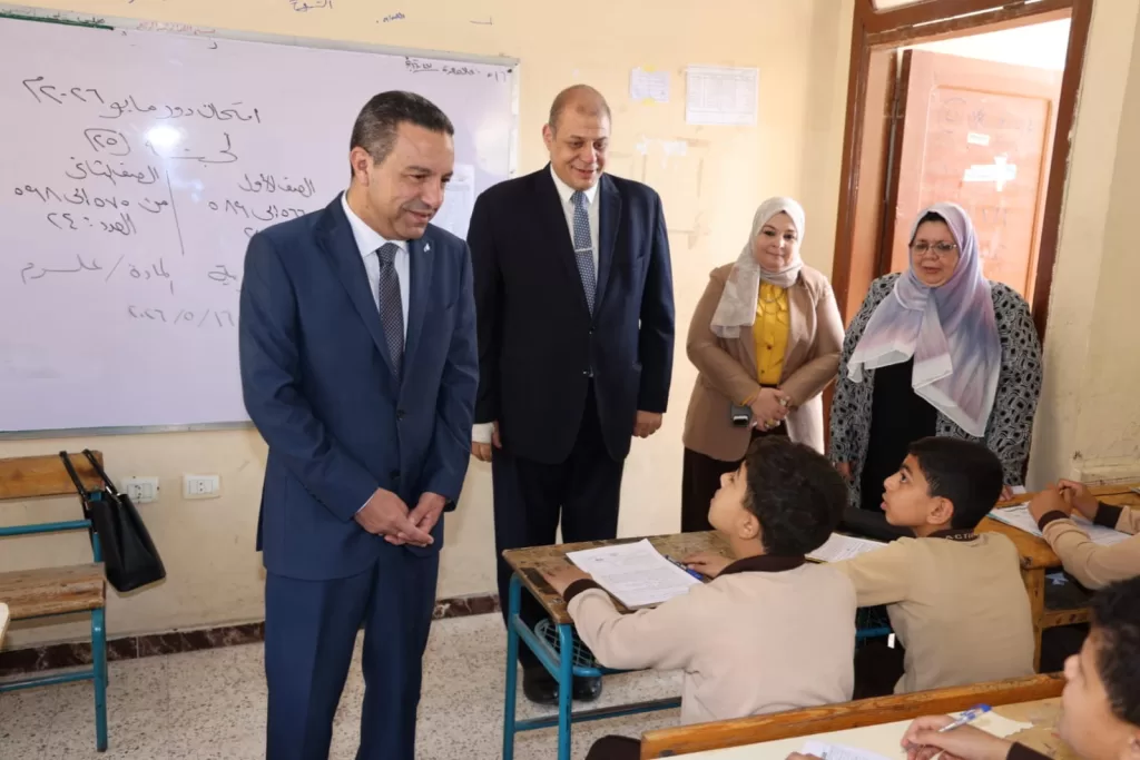 محافظ المنوفية يتفقد لجان امتحانات صفوف النقل بمختلف المراحل 19 - جريدة المساء محافظ المنوفية يتفقد لجان امتحانات صفوف النقل بمختلف المراحل 18 - جريدة المساء
