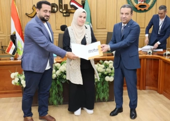 محافظ المنوفية يسلم 50 شابا عقود عمل بالقطاع الخاص بالمنطقة اللوجستية بطوخ طنبشا 17 - جريدة المساء