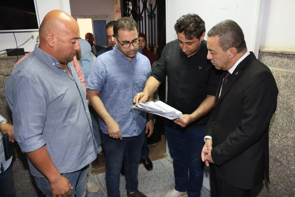 محافظ المنوفية يحيل سكرتير "شرق شبين" و 36 من العاملين بالحى و التموين للتحقيق 21 - جريدة المساء