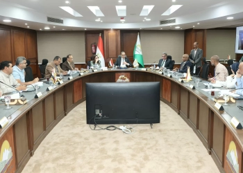 محافظ الجيزة يعقد اللقاء الأسبوعي لبحث شكاوى المواطنين 18 - جريدة المساء