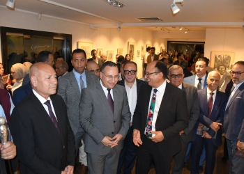 أكثر من 80 عملًا فنيًا.. «خبايا الروح» رحلة تشكيلية للدكتور السيد قنديل داخل أعماق الإنسان 21 - جريدة المساء