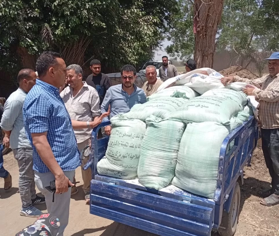 ضبط طن دقيق مدعم قبل بيعه فى السوق السوداء بالشهداء 18 - جريدة المساء