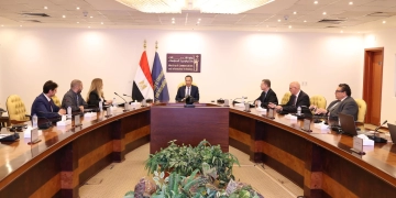 وزير الاتصالات يبحث مع شركة فاوندإيفر العالمية تعزيز استثماراتها وخططها التوسعية في مصر 1 - جريدة المساء