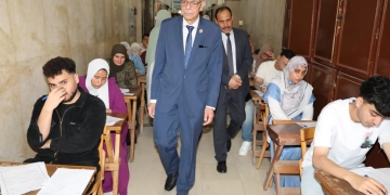 رئيس جامعة المنوفية يتفقد لجان الامتحانات بكلية التمريض 1 - جريدة المساء