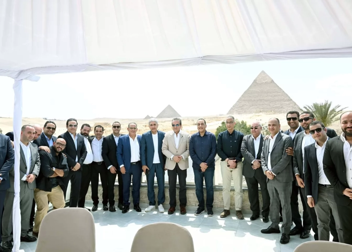 الشاعر بعد زيارة رئيس الوزراء ولقائه أهالى المنطقة : نزلة السمان منتج سياحى فريد..وبراند عالمى.. حملات تسويقية موسعة..لجذب ٤ ملايين سائح سنويا 19 - جريدة المساء
