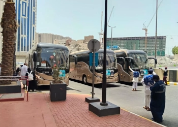 تصعيد سريع وٱمن ومنظم.. ١٢٠٠ حافلة سعودية حديثة تشارك فى نقل حجاج السياحة ..إلى عرفات .. 27 - جريدة المساء