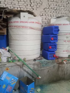 ضبط 45 طن زيوت طعام مستعملة و3 أطنان مبيدات حشرية و9000 لتر سولار بالعمرانية وكرداسة والوراق 24 - جريدة المساء