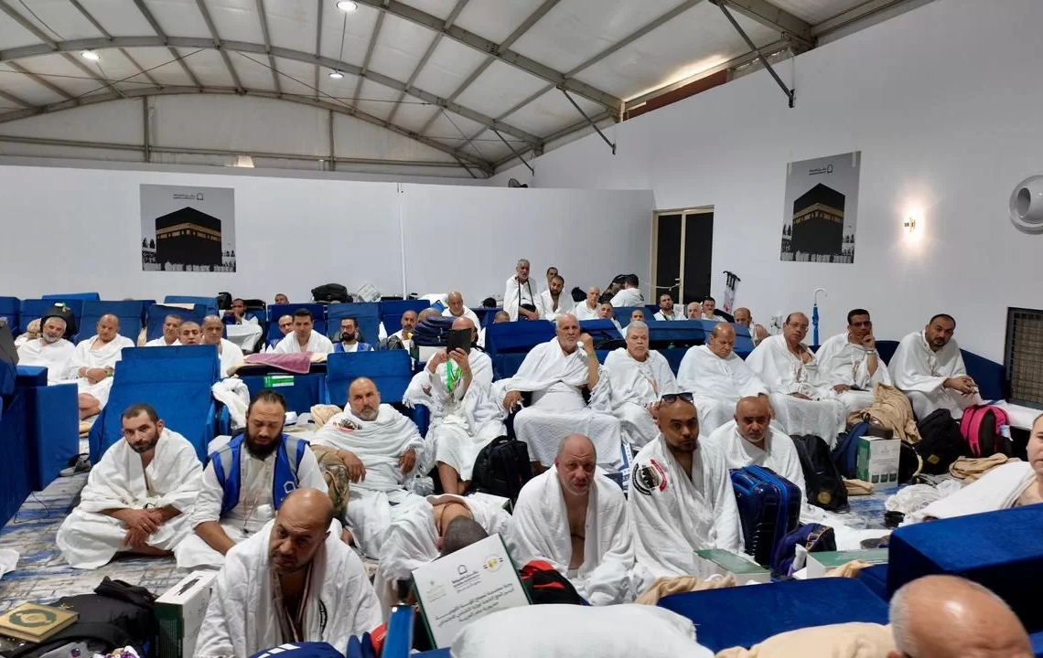 حجاج الجمعيات يؤدون المناسك في مشعر عرفات.. وتوفير كافة وسائل الإعاشة داخل المخيمات 19 - جريدة المساء
