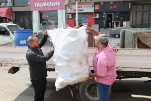 خلال مروره لمتابعة استعدادات العيد..محافظ الجيزة يرصد نقطة لفرز القمامة ويباشر أعمال إزالتها 28 - جريدة المساء خلال مروره لمتابعة استعدادات العيد..محافظ الجيزة يرصد نقطة لفرز القمامة ويباشر أعمال إزالتها 27 - جريدة المساء